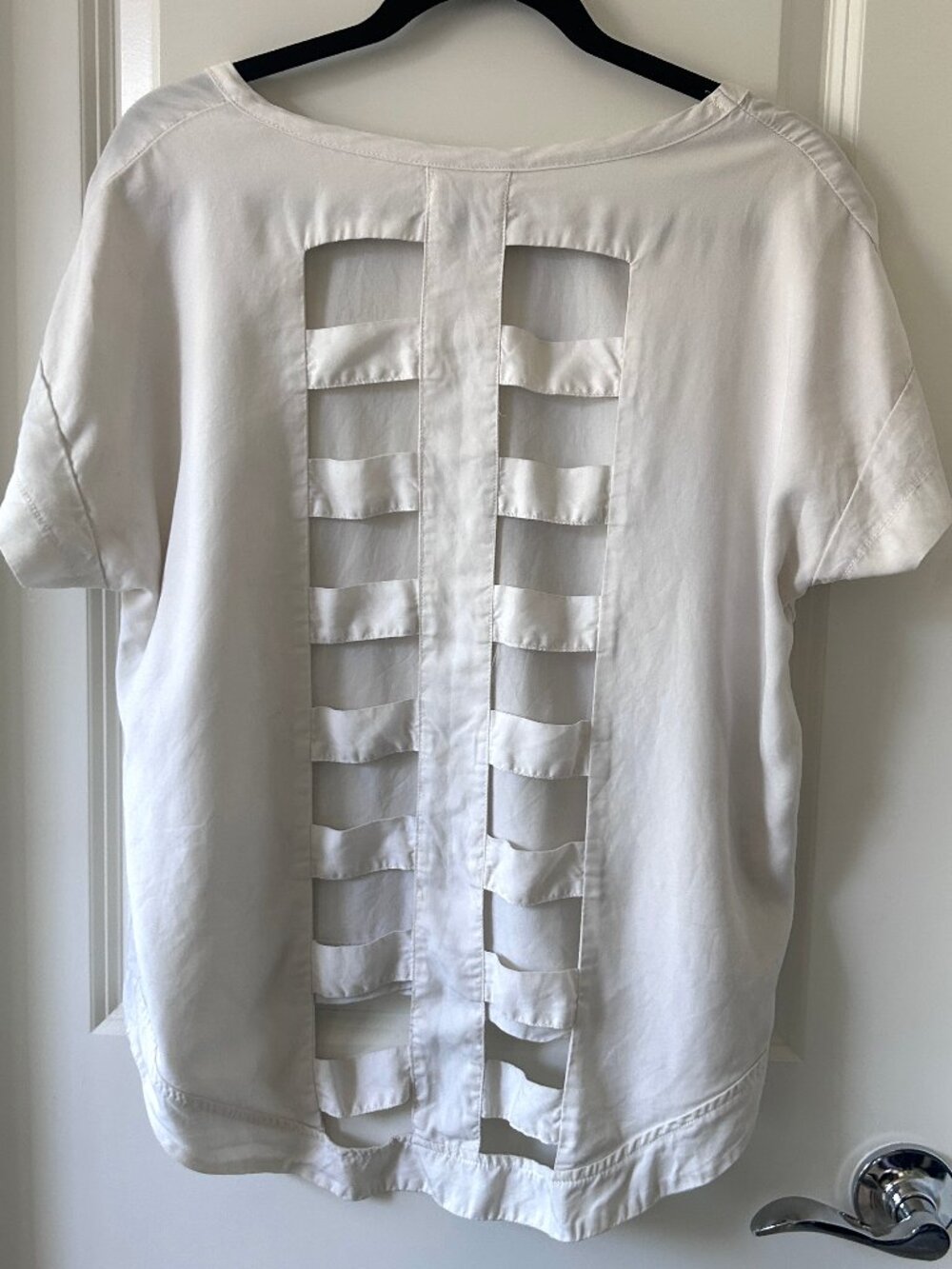 Knot Sisters Bohomian Cream Open-back Ladder Cutout Blouse size S/M